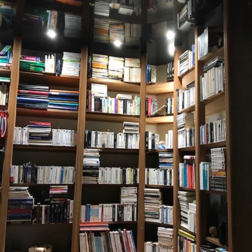 bibliothèque - plafond tendu laqué noir effet miroir