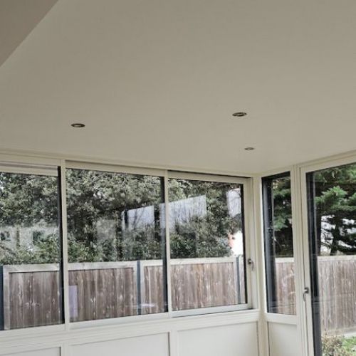 Toiles unies - pièce de vie - véranda avec adaptation de spots led