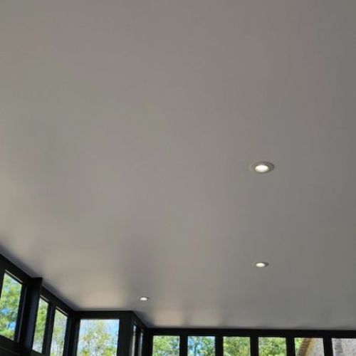 Toiles unies - coloris Blanc Mat - pièce de vie - véranda - avec adaptation de spots led