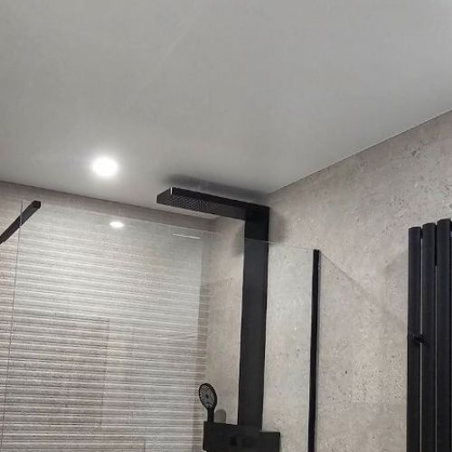 toiles unies - salle de bains - plafond tendu blanc satiné
