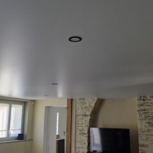 Plafond tendu blanc satiné - pièce de vie - carquefou